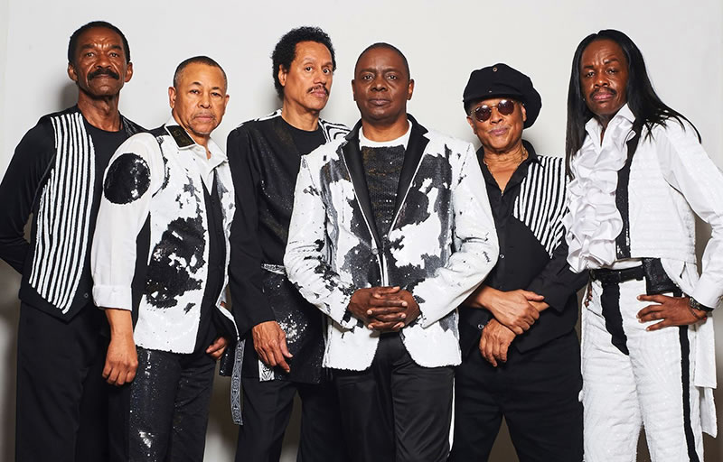 PHOTOS: W/ EARTH, WIND & FIRE – Larry Dunn